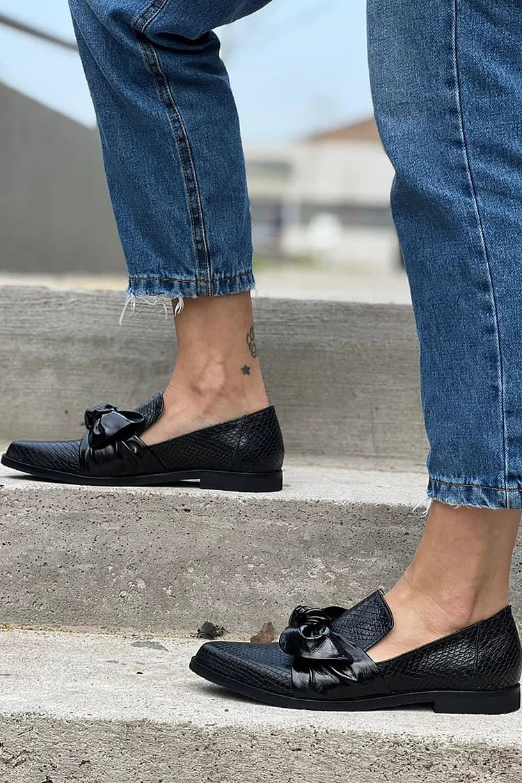 Cordelia | Elegant Snake Print Bow Penny Loafers